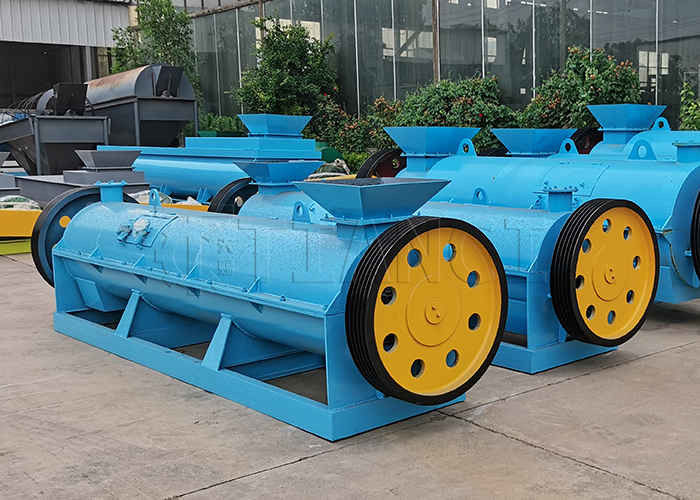 Granulatory nawozów Granulacja odpadów organicznych, w tym pyłu tartakowego, nawozu mleczarskiego, resztek roślinnych i szczepów drobnoustrojów