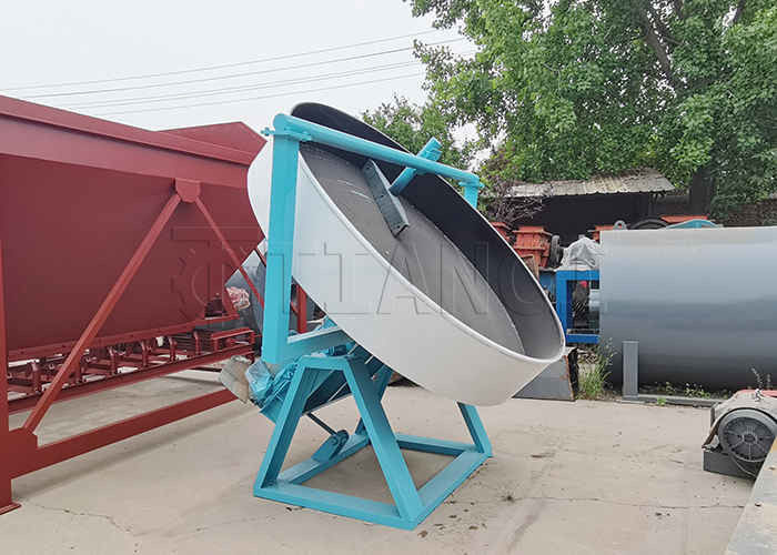 Granulator dyskowy typu mokrego do wytwarzania granulek z bentonitu w kotle
