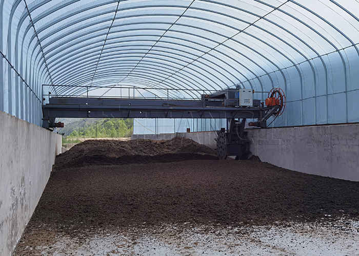 150-400m3/h Wydajność Duża przeciąg obrotowy kompost obracający maszyna Koło