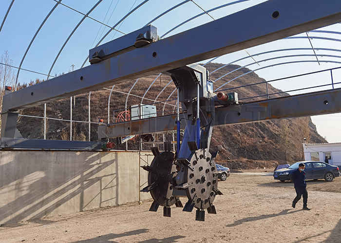 150-400m3/h Wydajność Duża przeciąg obrotowy kompost obracający maszyna Koło