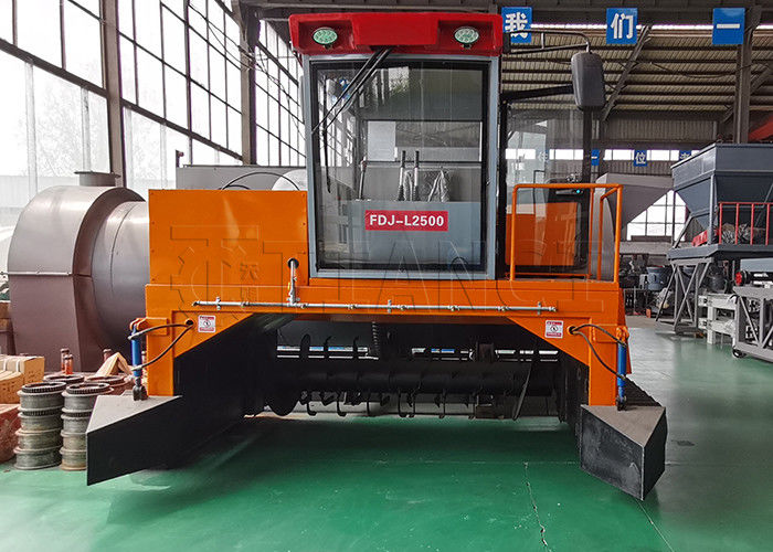 Rodzaj maszyny do fermentacji nawozu organicznego typu crawler do rozkładu aerobowego gruntu