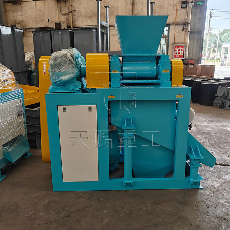 granulator do tłoczenia rolkowego kwasu huminowego do urządzeń linii produkcyjnych nawozów kwasu huminowego w postaci ziaren