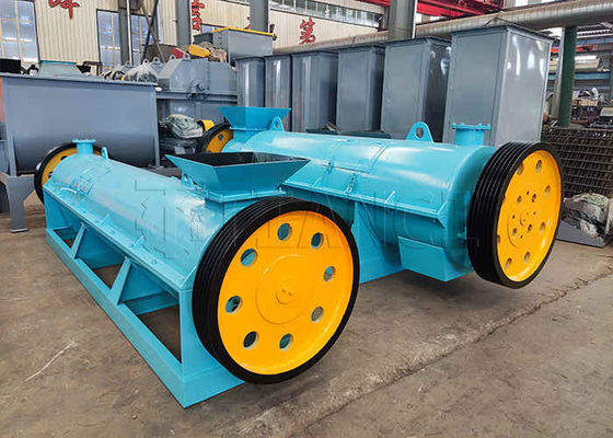 Fertilizer Granulator in Granulating Organic Materials Like Hay Horse Droppings Vegetable Remnants and Fulvic Acid